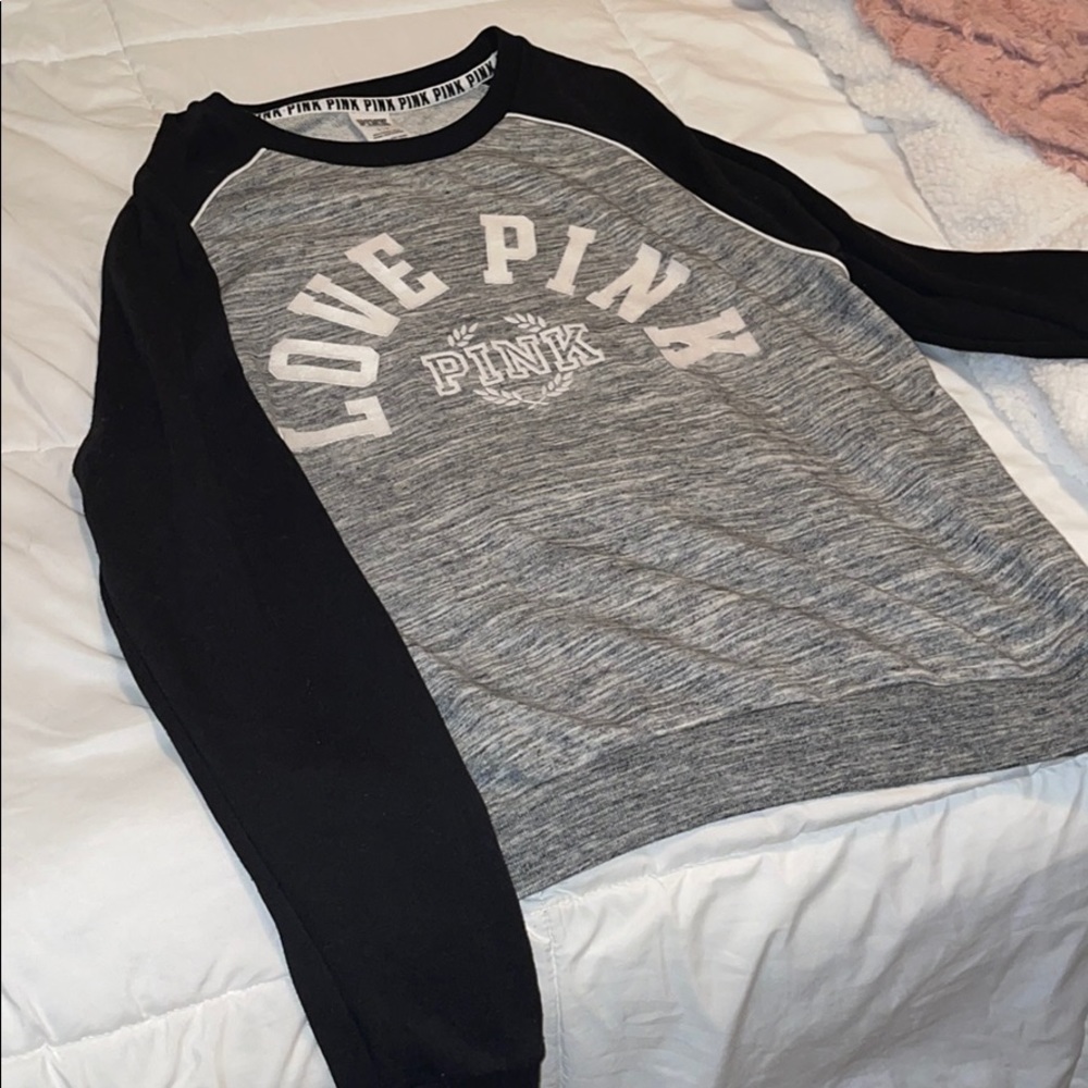 Gray and black sweatshirt